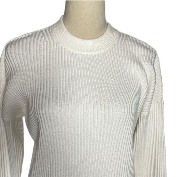 Abercrombie & Fitch White Ribbed Mock Neck Knit Sweater (Size: XS) - Picture 12 of 13